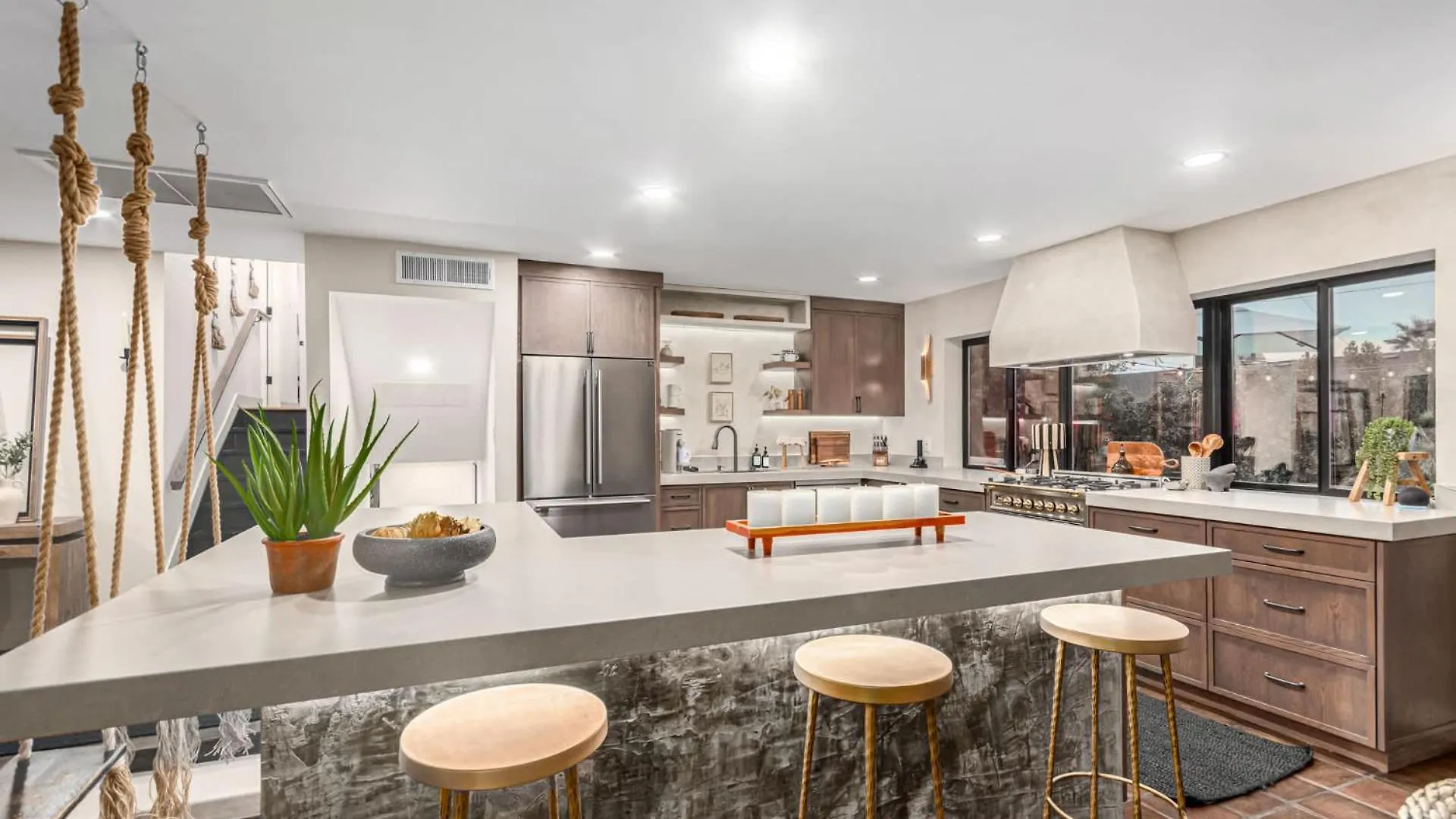 Villa Solanova Designer Oasis With Cocktail Pool & Theater Scottsdale